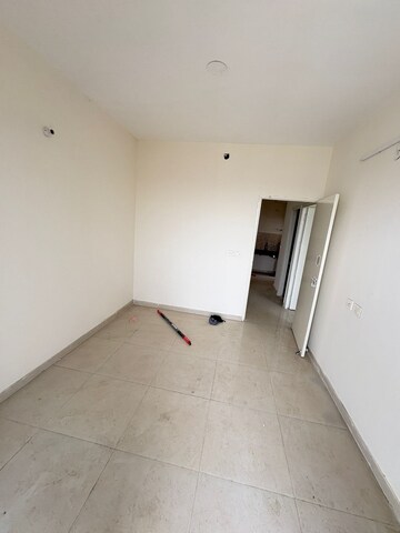 Room in 2 BHK Apartment at Signature The Millennia 2, Sector 37d – for Rent