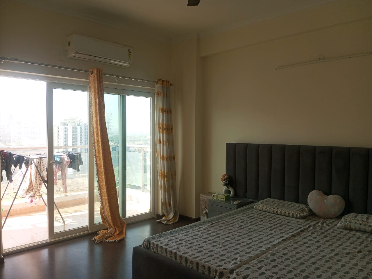 3 BHK + Pooja Room Apartment For Rent in Shree Vardhman Victoria