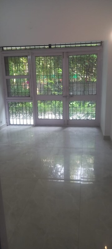 Room in 2 BHK Apartment at Ip Extension – for Sale