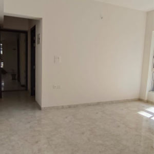 Room in 2 BHK Apartment at Lodha Amara, Sandoz Baug – for Sale