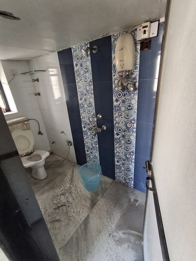 Bathroom, navjivan-chs-mumbai-central 2 Bedroom 800 Sq.Ft. Apartment In Grant Road Mumbai 8603308