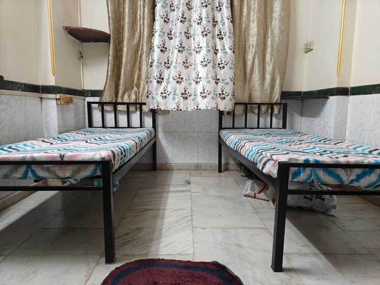 Room, andheri east Pg For Boys & Girls In Andheri East 8603292