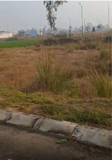  Plot For Sale in Omaxe City