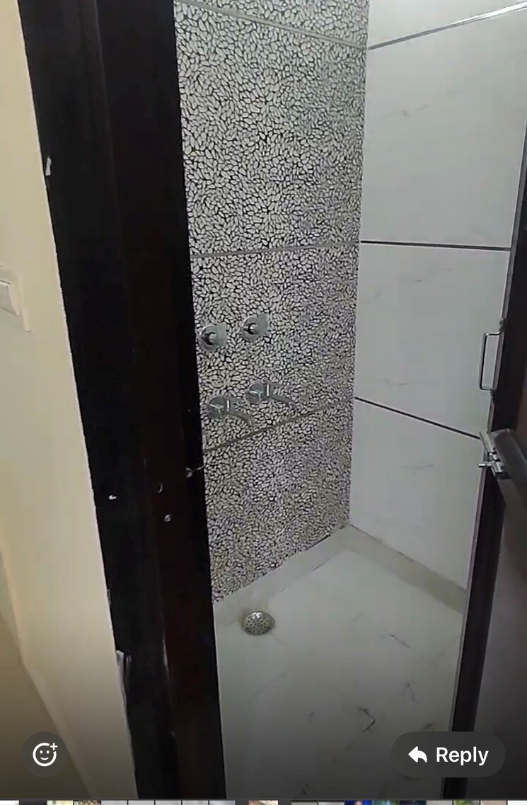 Bathroom, vikas puri 1 Bedroom 250 Sq.Mt. Apartment In Vikas Puri Delhi 8603295