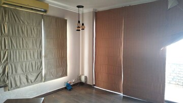 Room in 3 BHK Apartment at Orchid Petals, Sector 49 – for Rent
