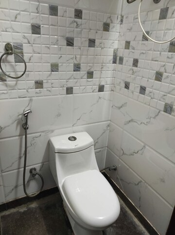 Bathroom in 1 BHK Builder Floor at Lajpat Nagar 4 – for Rent