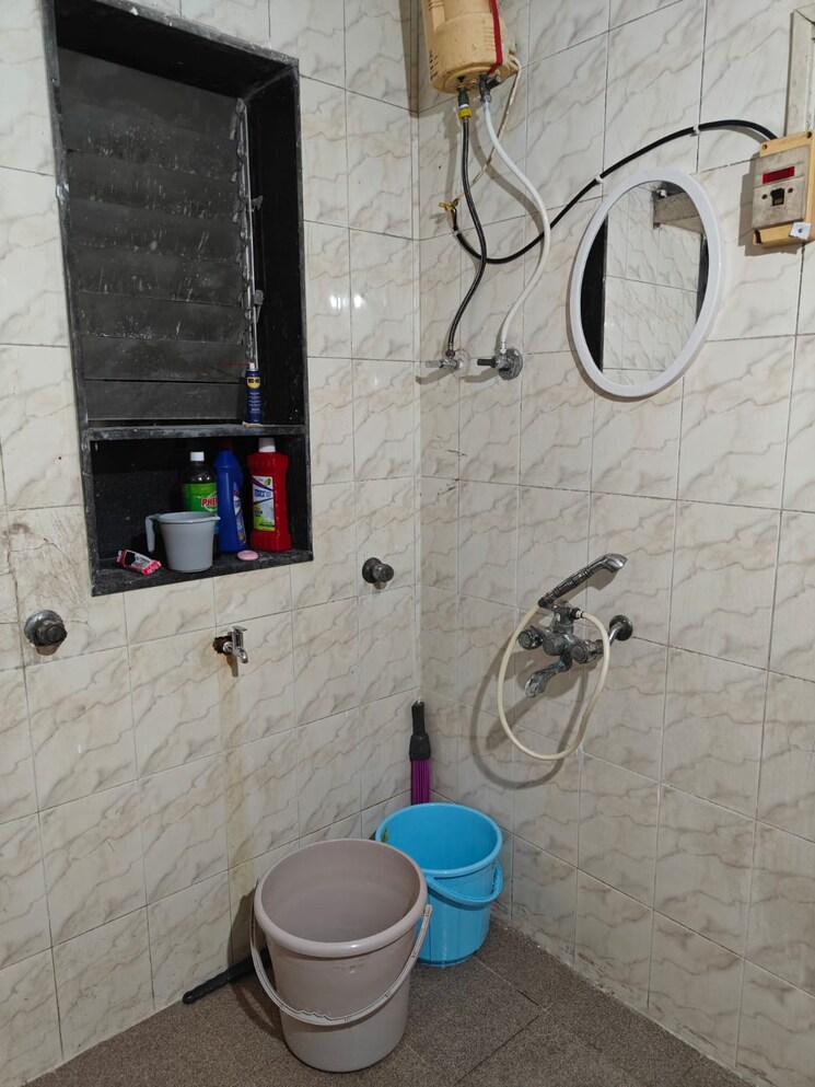Bathroom, thane east Pg For Boys & Girls In Thane East 8603353