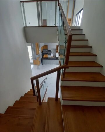 Staircase in 3 BHK Builder Floor at Sector 29 – for Rent