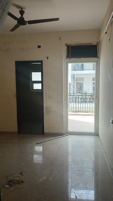 Room in 3 BHK Builder Floor at Omaxe Ambrosia, North Mullanpur – for Rent
