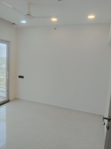 Room in 3 BHK Builder Floor at Besa Pipla rd – for Rent