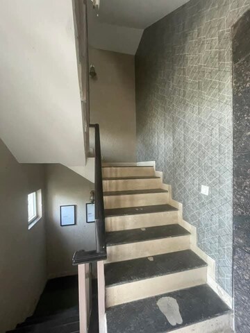 Staircase in 4 BHK Builder Floor at BPTP Amstoria, Sector 102 – for Rent