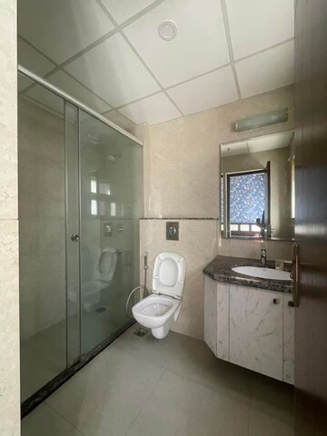 Bathroom in 4 BHK Builder Floor at BPTP Amstoria, Sector 102 – for Rent