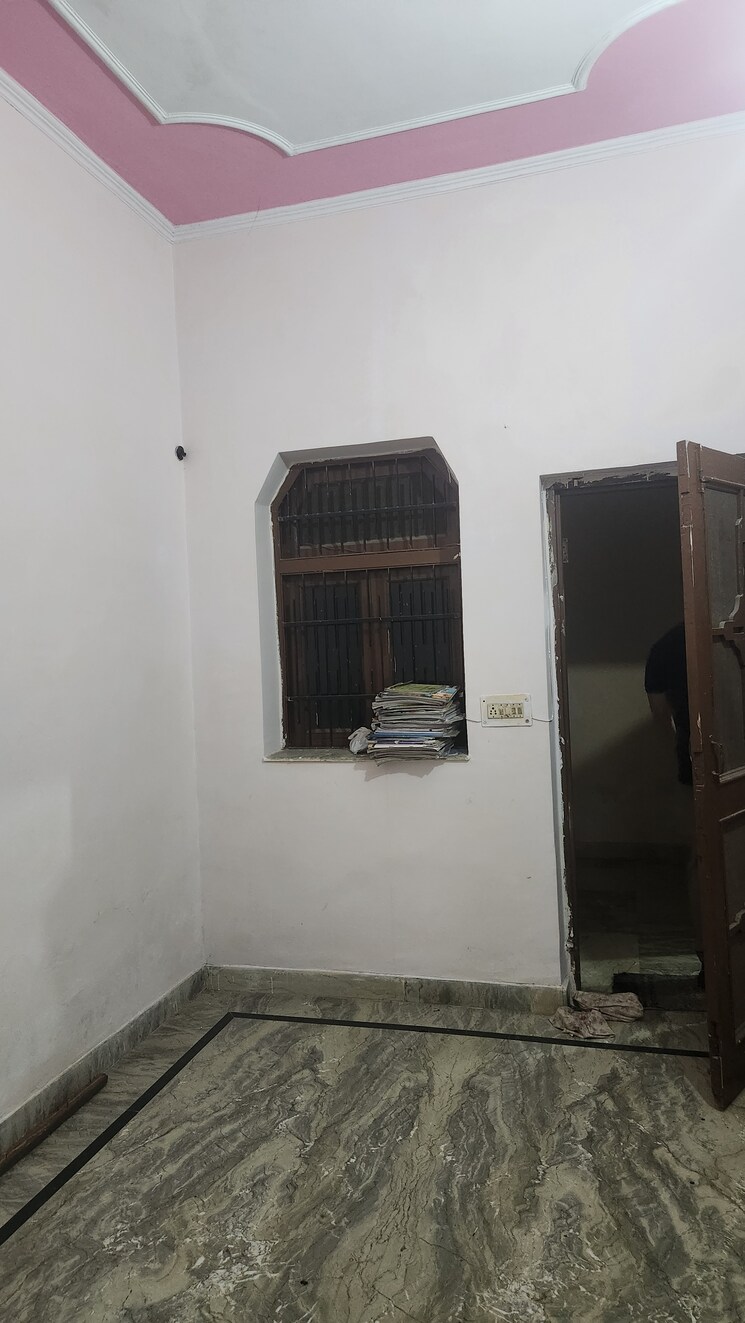 undefined, sector 30 1.5 Bedroom 700 Sq.Ft. Independent House In Sector 30 Faridabad 8603431