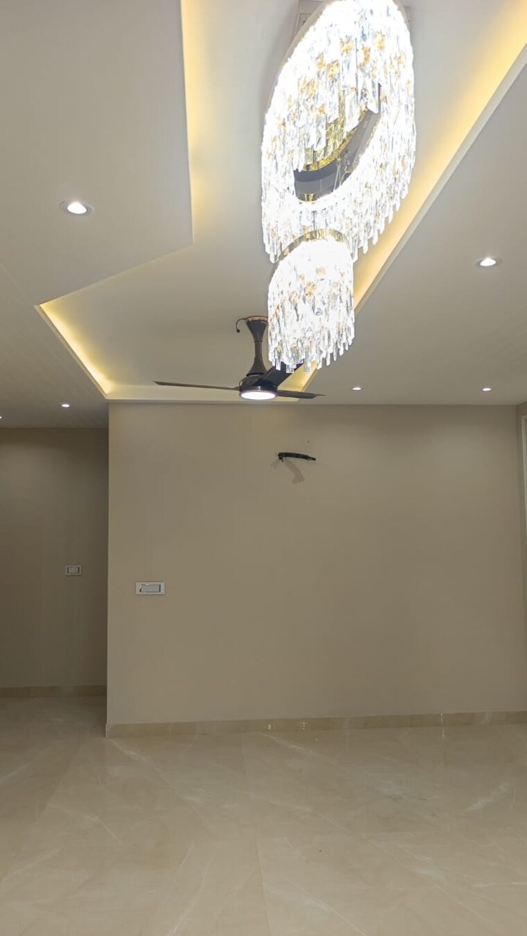 Master Bedroom, pitampura 6+ Bedroom 1000 Sq.Ft. Independent House In Pitampura Delhi 8603447