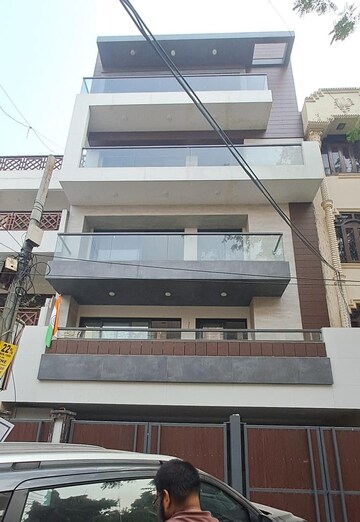 6+ BHK Independent House For Sale in Pitampura