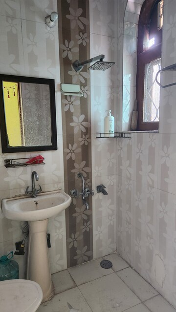 Kitchen in 3 BHK Builder Floor at Spring Field, Sector 31 – for Sale