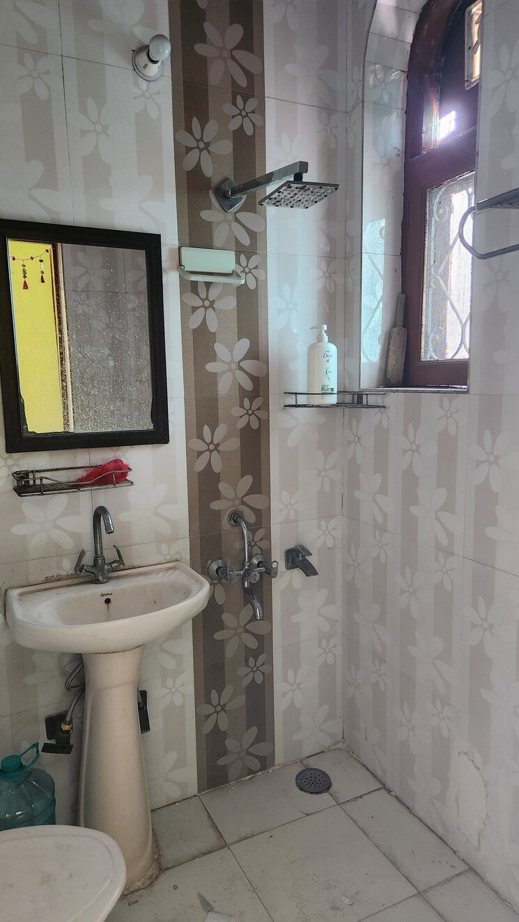 Kitchen, spring-field 3 Bedroom 1600 Sq.Ft. Builder Floor In Sector 31 Faridabad 8603563