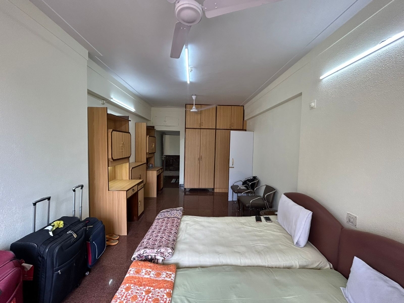 2 BHK + Servant Room Apartment For Rent in Mount Unique