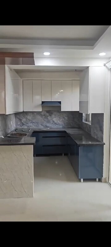 Kitchen in 2 BHK Builder Floor at Tulip Mall, Sector 46 – for Rent