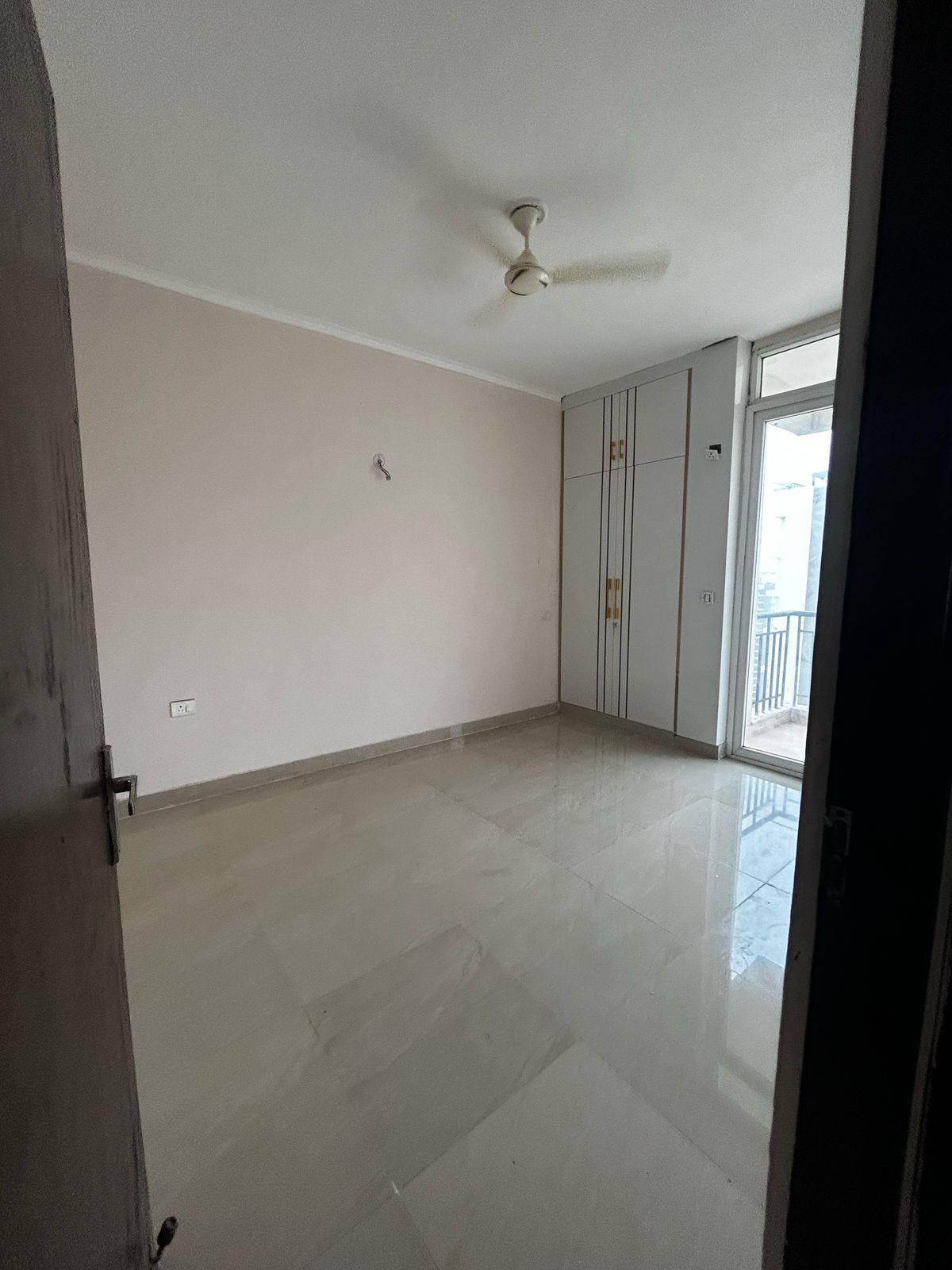 4 BHK + Pooja Room Apartment For Rent in Amrapali Golf Homes