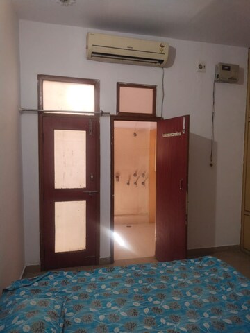 Room in 2 BHK Independent House at Gomti Nagar – for Rent