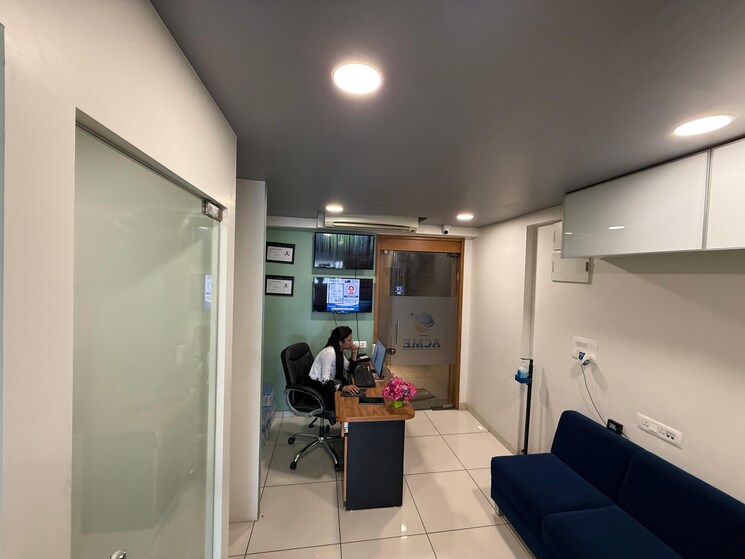 Team Area, sun-westbank Commercial Office Space 1250 Sq.Ft. In Navrangpura Ahmedabad 8603638