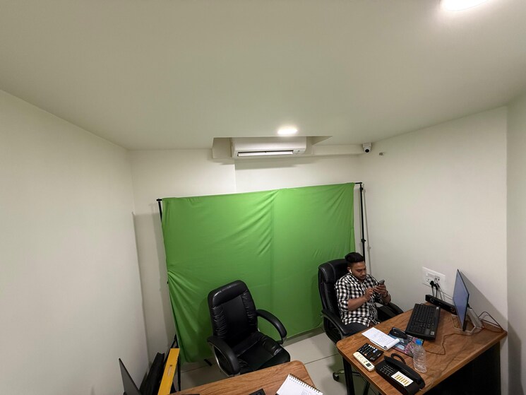 Living Room, sun-westbank Commercial Office Space 1250 Sq.Ft. In Navrangpura Ahmedabad 8603638