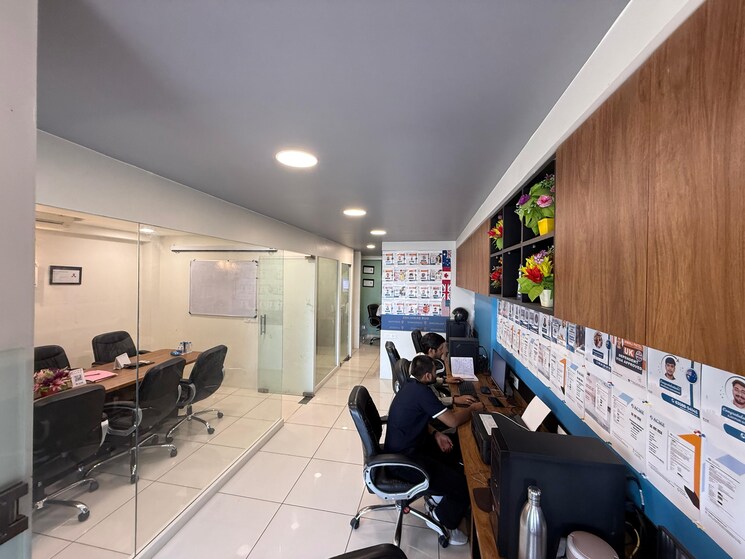 Team Area, sun-westbank Commercial Office Space 1250 Sq.Ft. In Navrangpura Ahmedabad 8603638