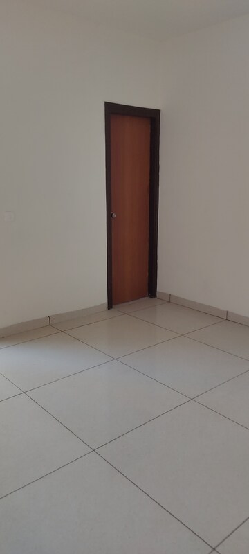 Furnished Amenities in 3.5 BHK Apartment at Shiv Sai Ozone Park, Sector 86 – for Rent