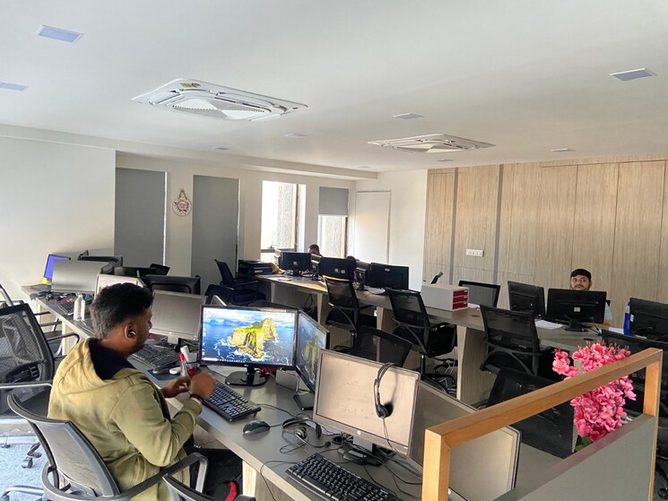 Team Area, shyamal Commercial Office Space 1871 Sq.Ft. In Shyamal Ahmedabad 8603663
