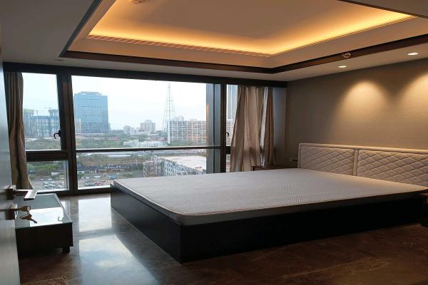 3 BHK + Servant Room Apartment For Rent in Lodha Trump Tower