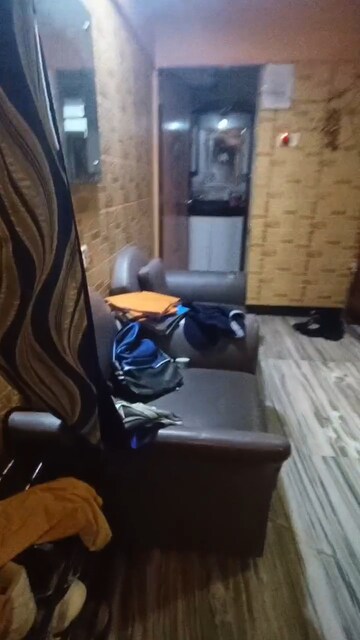 Parking in 1.5 BHK Apartment at Hilton Tower, Andheri East – for Rent