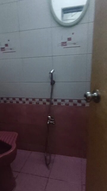 Bathroom in 1.5 BHK Apartment at Hilton Tower, Andheri East – for Rent