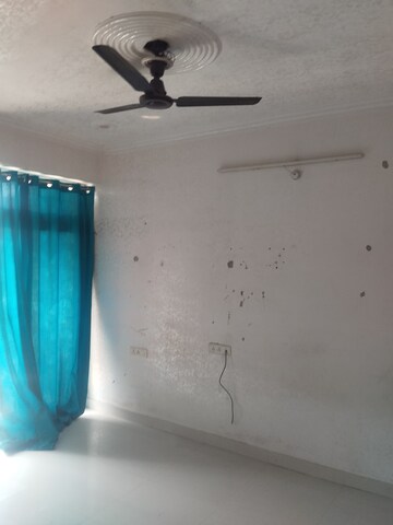 Room in 1.5 BHK Apartment at Gomti Nagar – for Rent