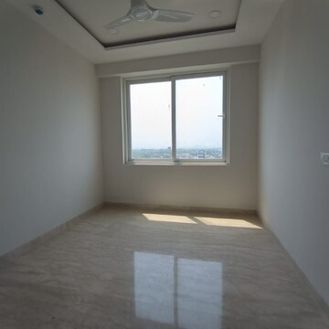 Room in 3 BHK Apartment at Ambience Creacions, Sector 22 – for Rent