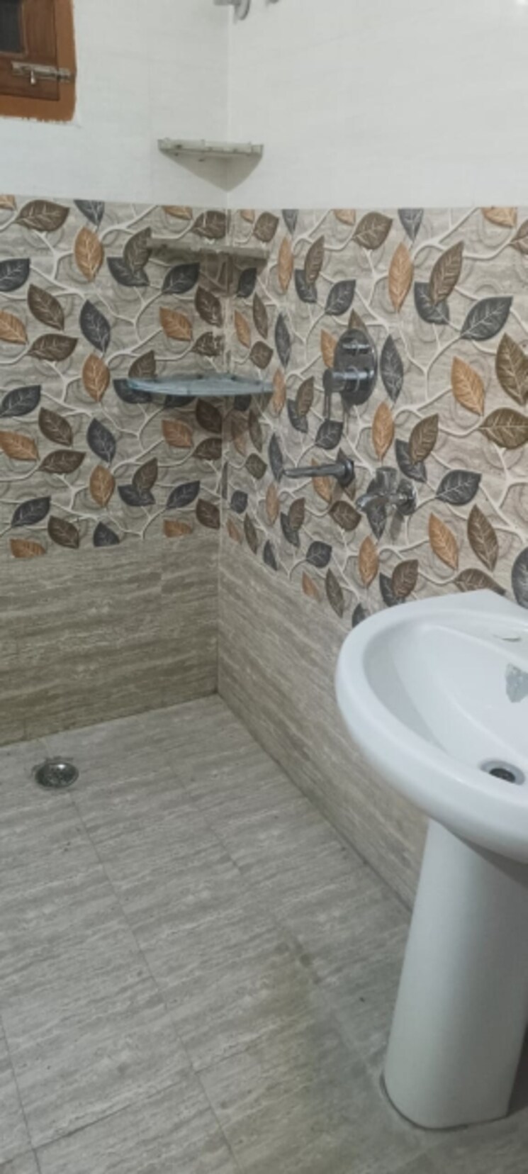 Bathroom, deva road 2 Bedroom 1500 Sq.Ft. Independent House In Deva Road Lucknow 8603914