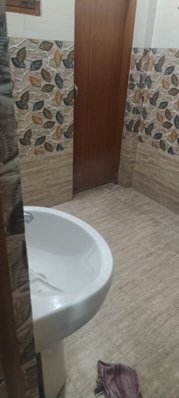 Bathroom in 2 BHK Independent House at Deva Road – for Rent