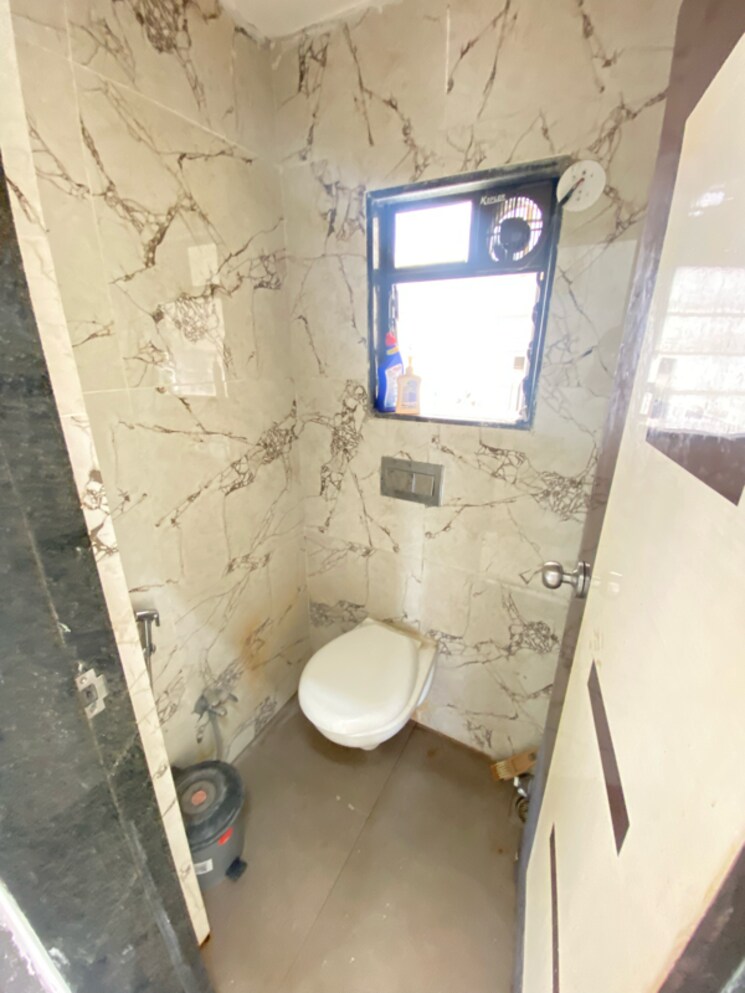 Bathroom, rna-ng-canary 1 Bedroom 550 Sq.Ft. Apartment In Hatkesh Udhog Nagar Thane 8603982
