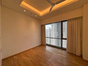 Room in 3 BHK Apartment at Lodha The World Towers World One Tier 2, Worli – for Rent