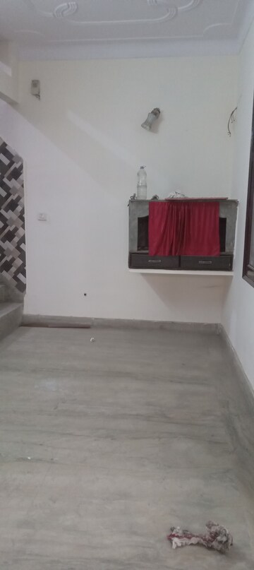 Furnished Amenities in 3 BHK Builder Floor at Shastri Nagar – for Rent