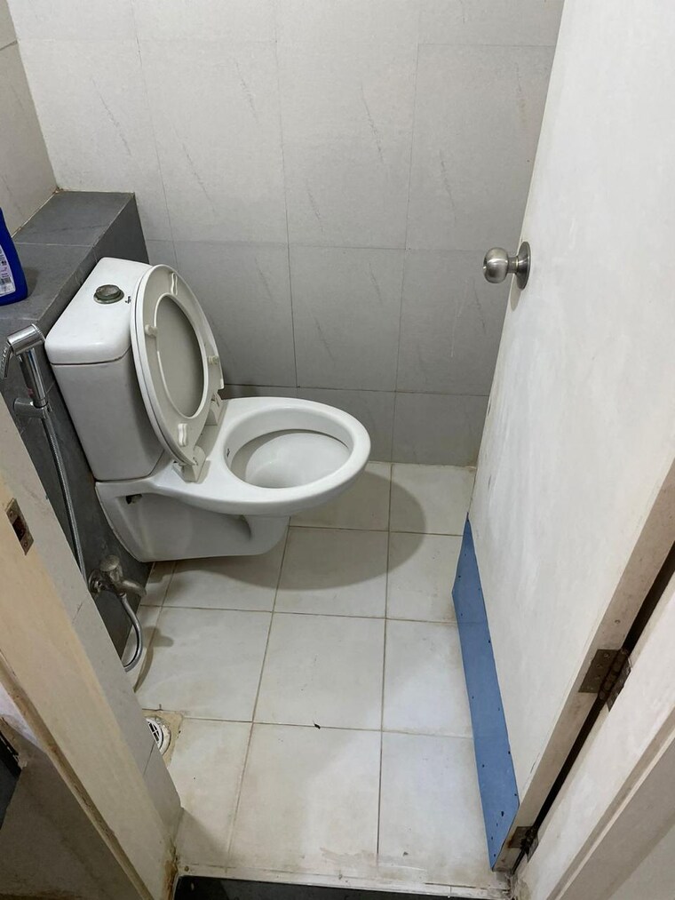 Bathroom, godrej-prana 2 Bedroom 690 Sq.Ft. Apartment In Undri Pune 8604004