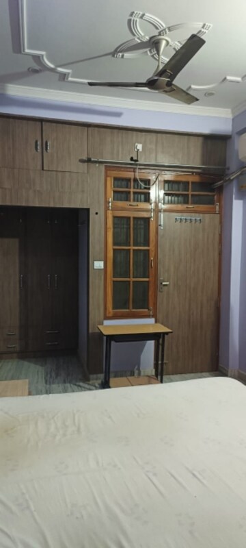 Room in 2 BHK Independent House at Gomti Nagar – for Rent