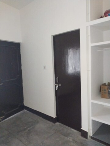 Room in 2 BHK Independent House at Gomti Nagar – for Rent