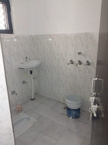 Bathroom in 2 BHK Independent House at Gomti Nagar – for Rent