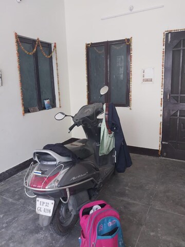 Parking in 2 BHK Independent House at Gomti Nagar – for Rent