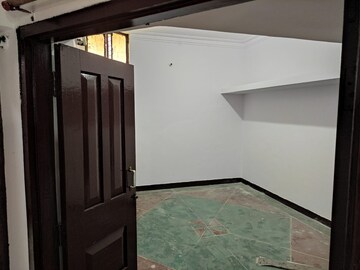 Room in 2 BHK Independent House at Gomti Nagar – for Rent