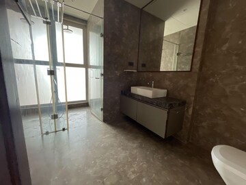 Room in 4 BHK Apartment at Avighna One Avighna Park, Lower Parel – for Rent