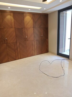 Bedroom in 3 BHK Builder Floor at Defence Colony – for Sale