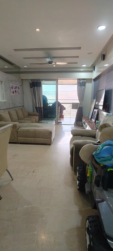 Master Bedroom in 3 BHK Apartment at DB Orchid Woods, Goregaon East – for Rent