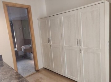Furnished Amenities in 4 BHK Apartment at Hiranandani Meadows, Manpada – for Rent